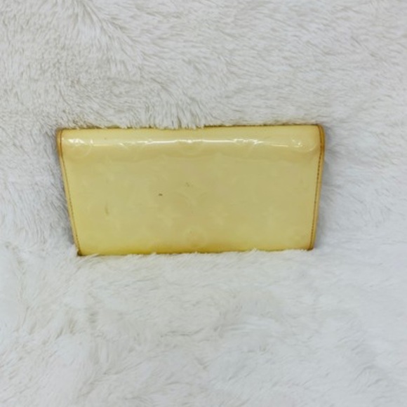 Authentic preowned Louis Vuitton wallet - Picture 2 of 11